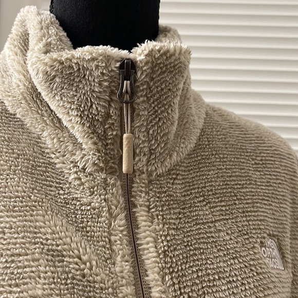 The North Face Plus Osito Flax (2X) or Gardenia White (3X) Front Zip Jacket - Picture 9 of 12